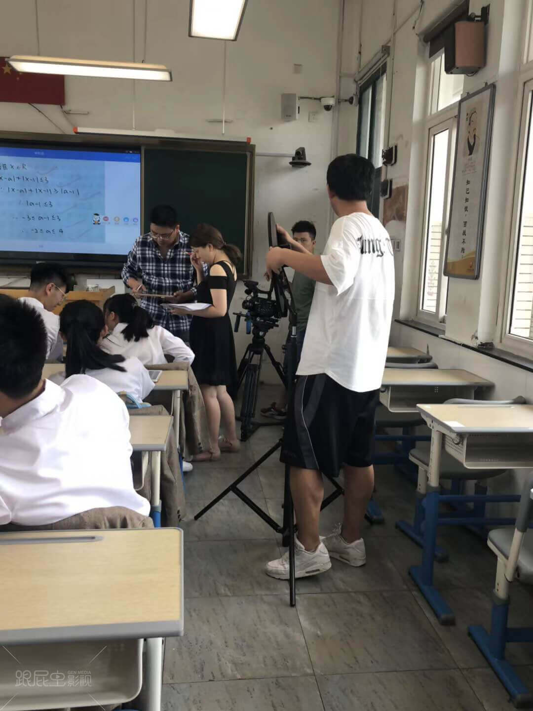 首页 经典案例 企业宣传片拍摄  通过流畅衔接的画面表现了智慧乐教